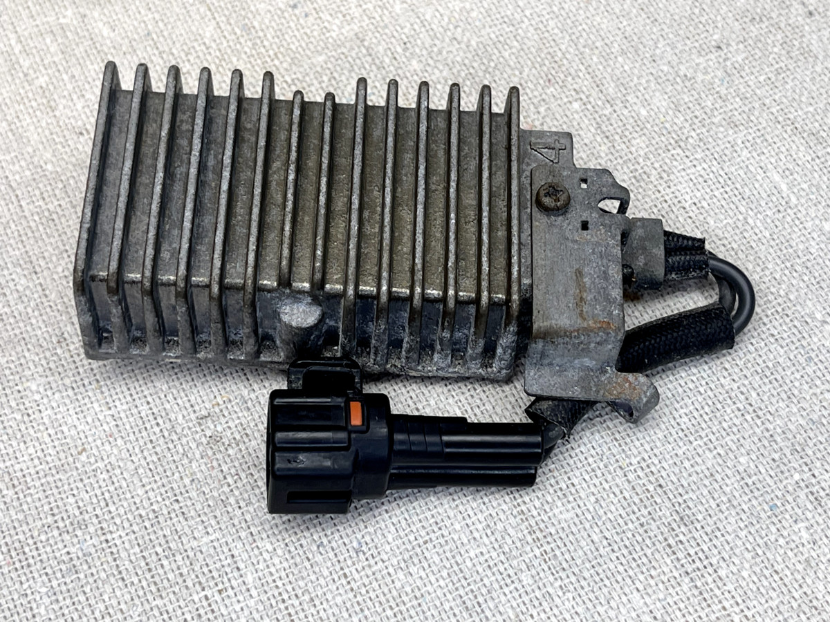 06-15 LEXUS IS250C IS350C FUEL PUMP RESISTER CONTROL MODULE OEM 23080-31040