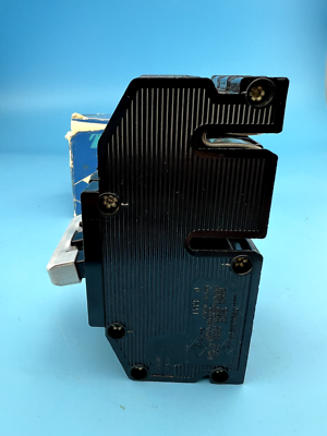 Zinsco 100 Amp 3 Pole Q2430 Circuit Breaker GTE Sylvania Zinsco 100 Amp 3 Pole Q2430 Circuit Breaker GTE Sylvania