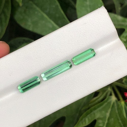 4.05 Carat Natural Emerald Cut Green Color Tourmaline Gemstone From Afghanistan - Picture 7 of 9