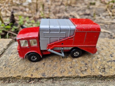 MATCHBOX REFUSE TRUCK SERIES KING SIZE NO K7 LESNEY ENGLAND 90