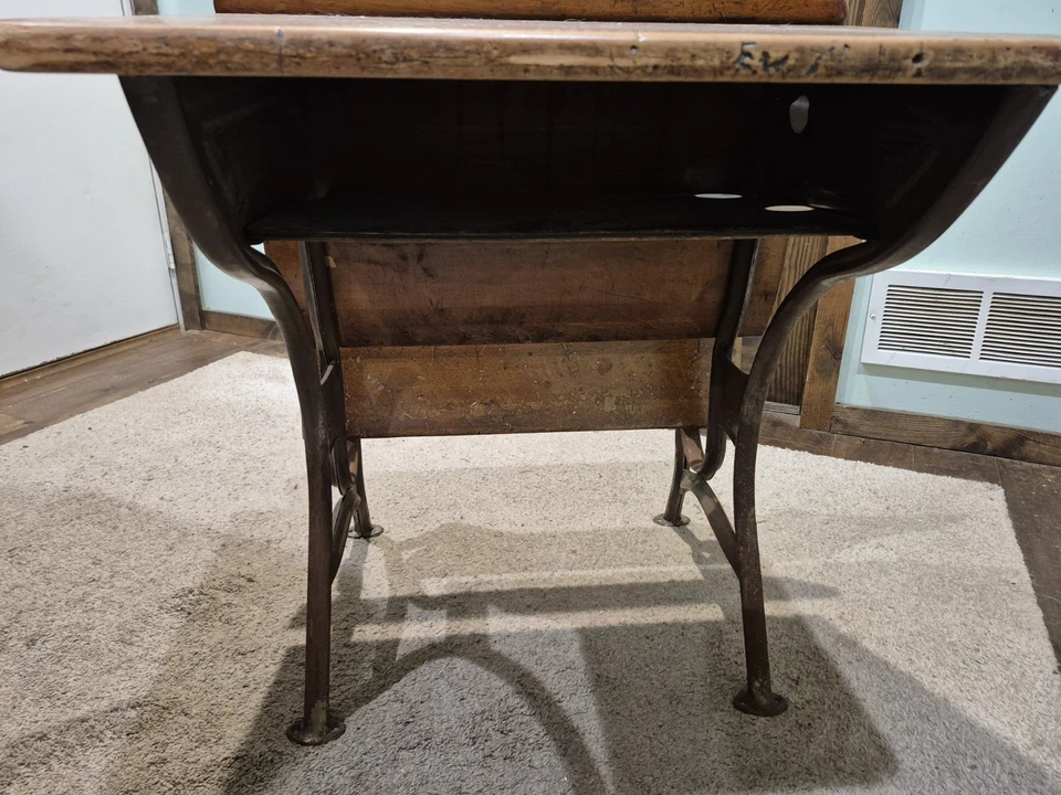 Asiento de escritorio combinado A No.1 #2 de American Seating Company años 1911-1920 Foto 2 de 4