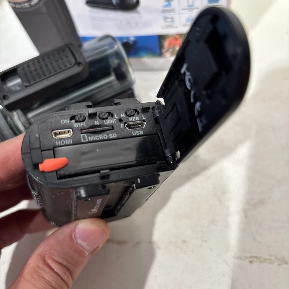 Midland XTC400 (1080 HD) Action Video Camera. Camera Case & Battery Tested 8gb - Image 2 of 4