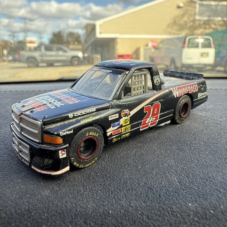 NASCAR TRUCK SERIES BOB KESELOWSKI 29 WINNEBAGO CRAFTSMAN 96 RACIN CHAMPION 1:64 - Image 2 of 4