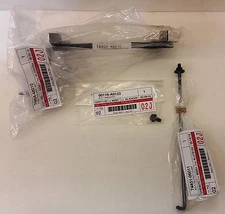 LEXUS OEM FACTORY BATTERY HOLD DOWN KIT 1999-2003 RX300