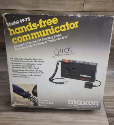 Vintage Maxon Hands Free Communicator 49-F5 5 Ch 2 Way FM Radio w Earphone & Mic