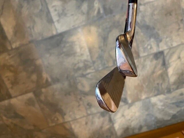 x2  WILSON STAFF Progressive Forged  6 and 4 - Iron Graphite Firestick  3.5 - Image 2 of 4