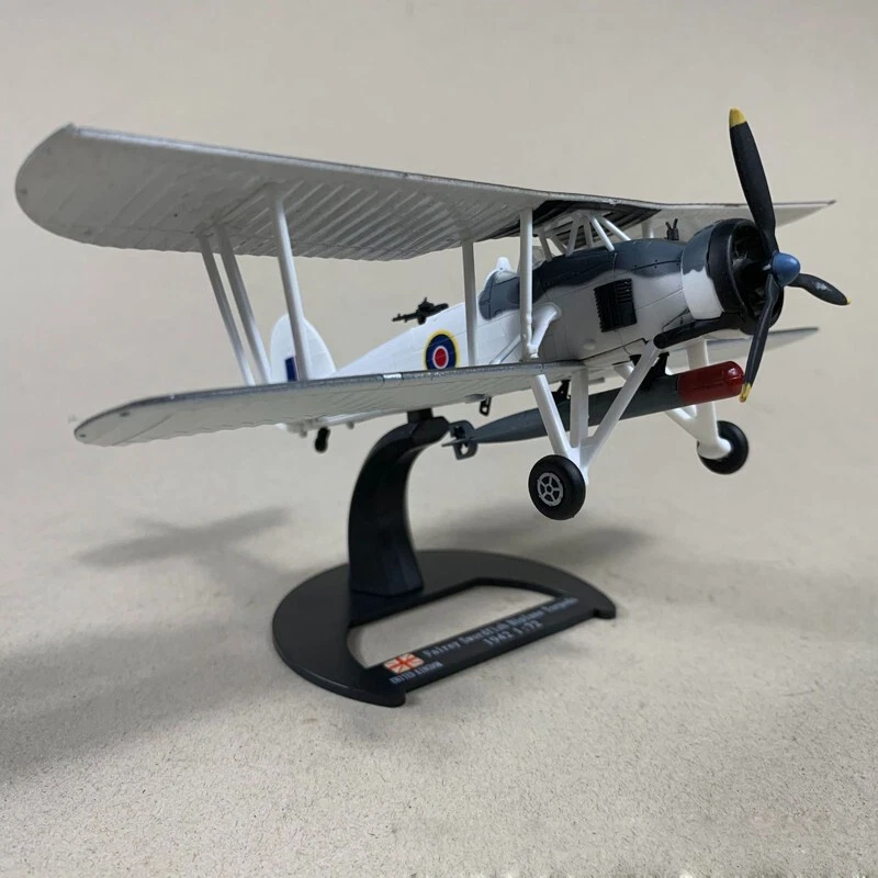 1:72 Diecast Military Model Fairey Swordfish Biplane Torpedo Bomber Aircraft - Image 4 of 4