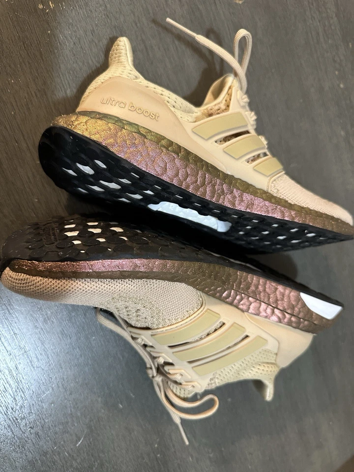 Women’s Adidas ultraboost 1.0 Beige With Rose Gold Metallic Size 7 CUTE SEXY - Image 2 of 4