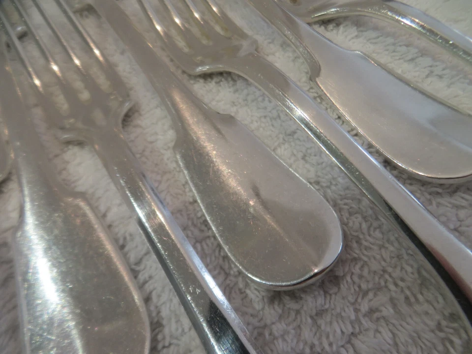 12 tenedores de cena franceses vintage chapados en plata Christofle Cluny 20,7 cm arañazos Foto 3 de 4