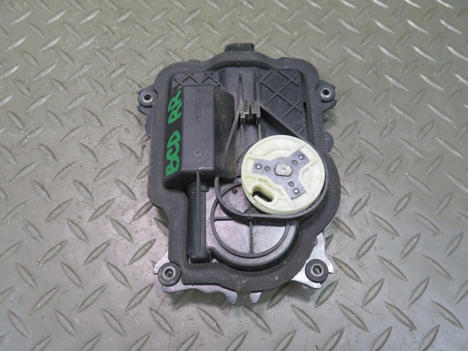 2006-2012 BENTLEY FLYING SPUR REAR RIGHT DOOR LOCK SOFT CLOSE ACTUATOR MOTOR