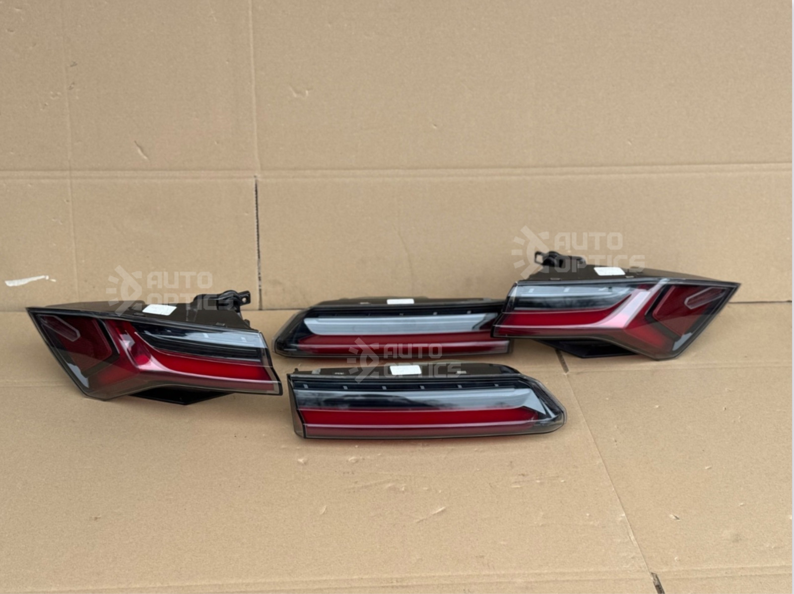 18 19 20 21 22 23 24 Lamborghini Urus LH + RH Tail Lamp Perfect!