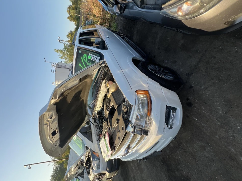 Guardabarros delantero izquierdo usado se adapta a: Ford Expedition 2017 con moldura de borde de rueda delantero izquierdo Foto 2 de 4