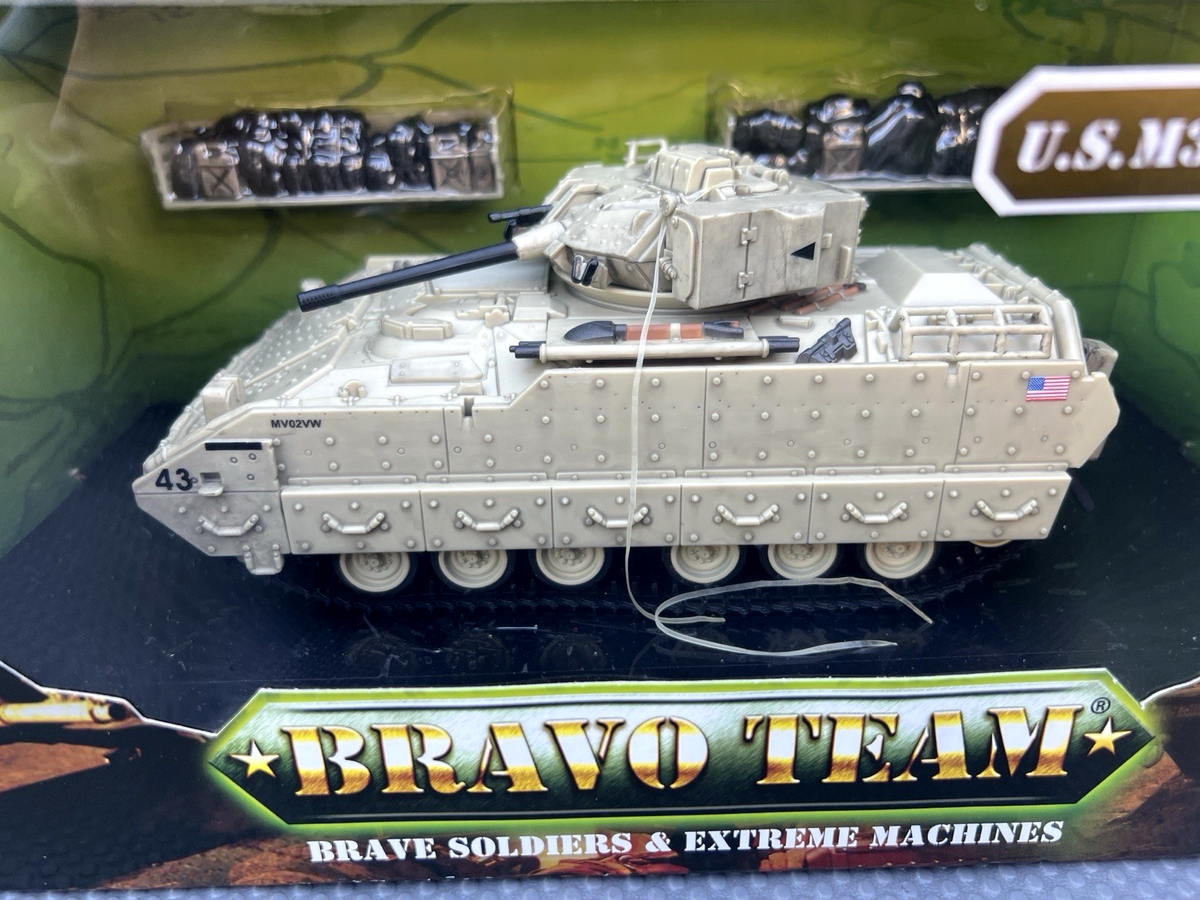 1/32 UNIMAX M3A2 ブラッドレー アメリカ軍　戦車 Unimax Bravo Team 1:32 Scale U.S. M3A2 Bradley Tank - New In Box