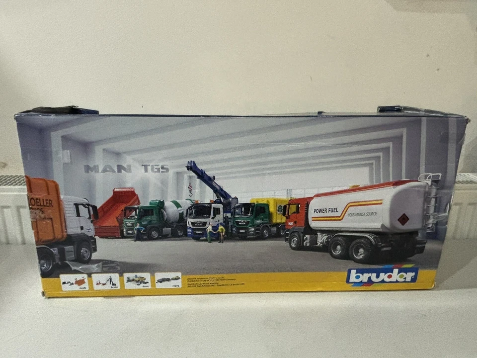 Bruder Toys 03750 MAN Flatbed Tow Truck Crane & Roadster Car With Light & Sound - Image 4 of 4