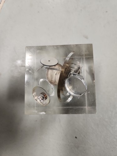 Vintage MCM Lucite Exploding Clock Gears Parts Paperweight - Picture 3 of 5