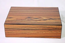 Fame Ford Wood Humidor with Cigar Gift Set 12.25" L x 8.75" W x 3.5" H 