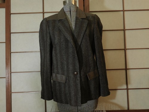 brown tweed jacket with leather trim 