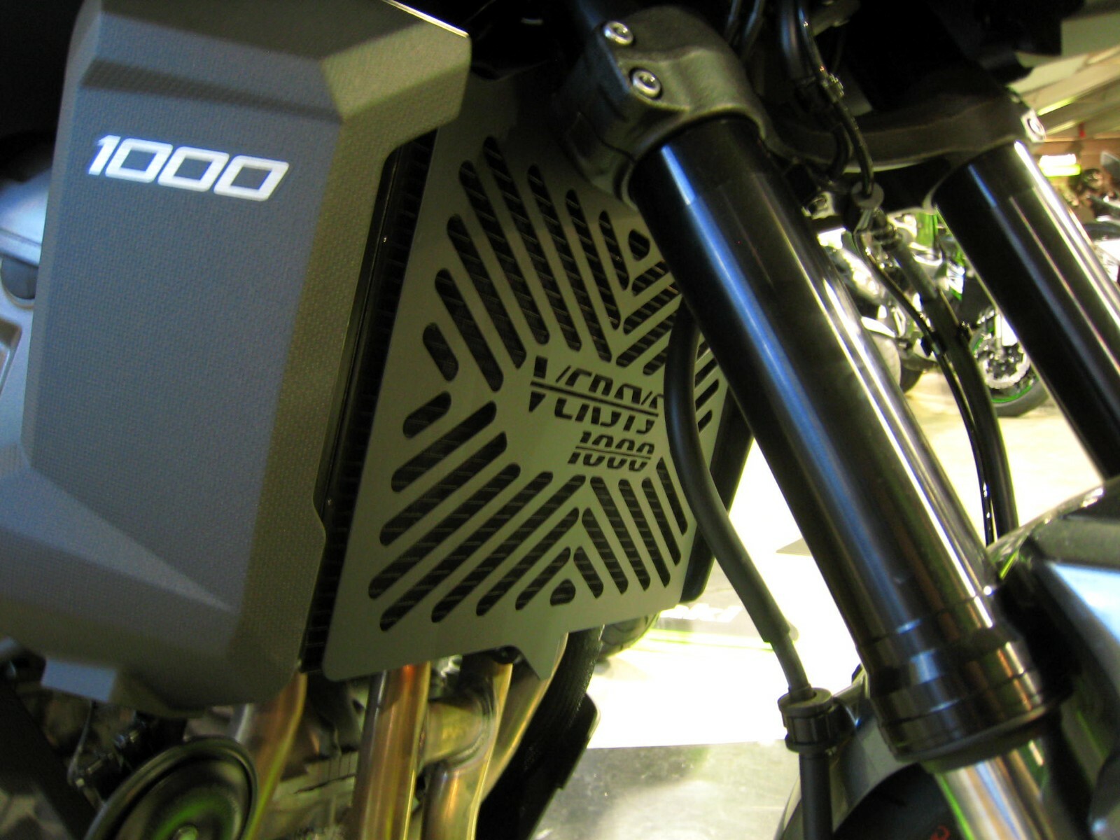 Protection de Radiateur Haut de Gamme Kawasaki Versys 1000 2012-2024 Finition Satinée