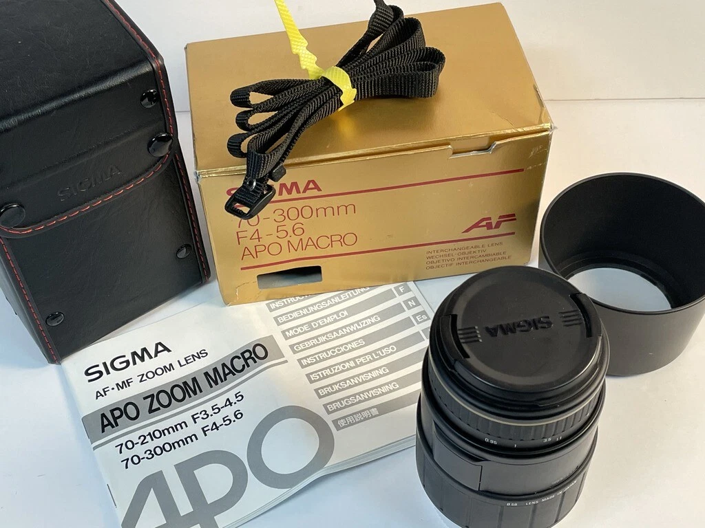 Sigma 70-300mm f4-5.6 APO Macro Super (Sony / Minolta AF mount) Zoom lens MINT!