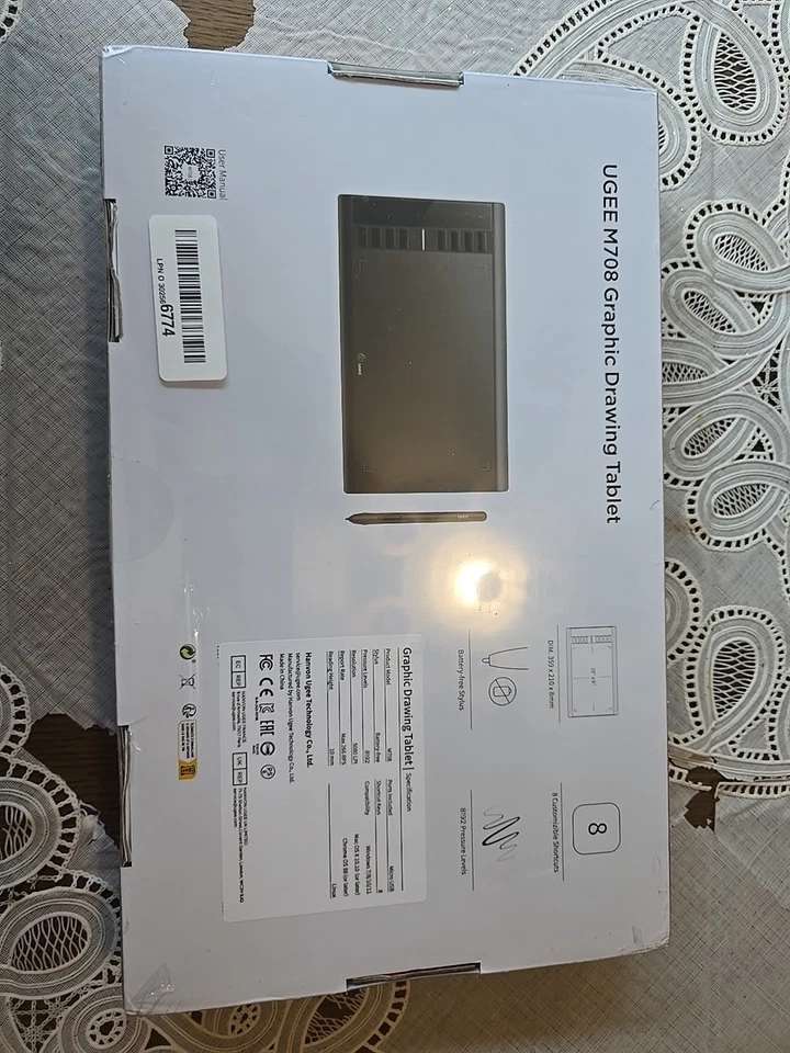 UGEE M708 Graphic Drawing Tablet Brand New - Image 3 of 4