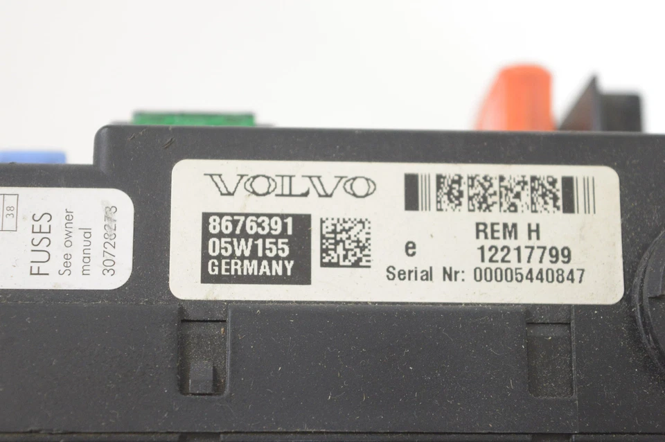 Scatola fusibili VOLVO S60 I 2005 8676391 - Immagine 3 di 3