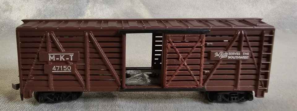 TYCO HO Scale Missouri–Kansas–Texas Railroad Stock Car M-K-T 47150 The Katy box - Image 2 of 4