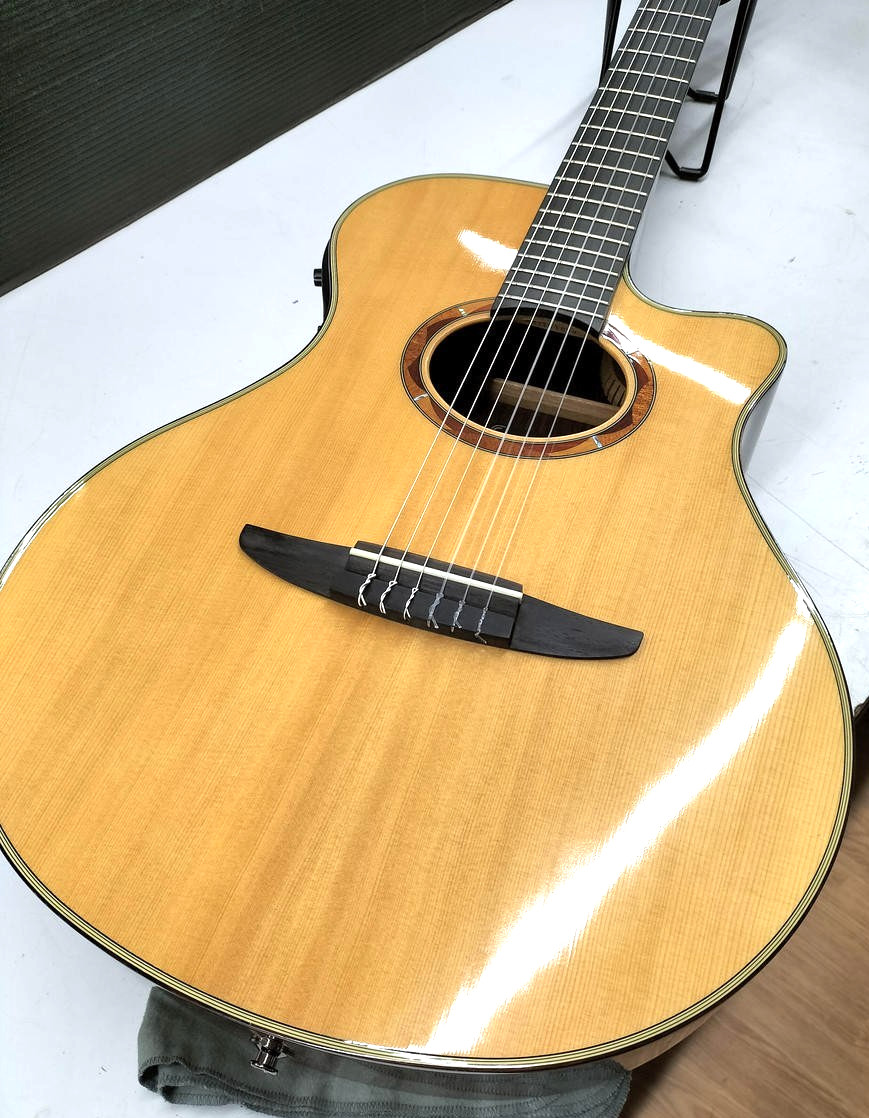 YAMAHA Natural Nylon Strings Classic Electric Acoustic Guitar NTX-1200R