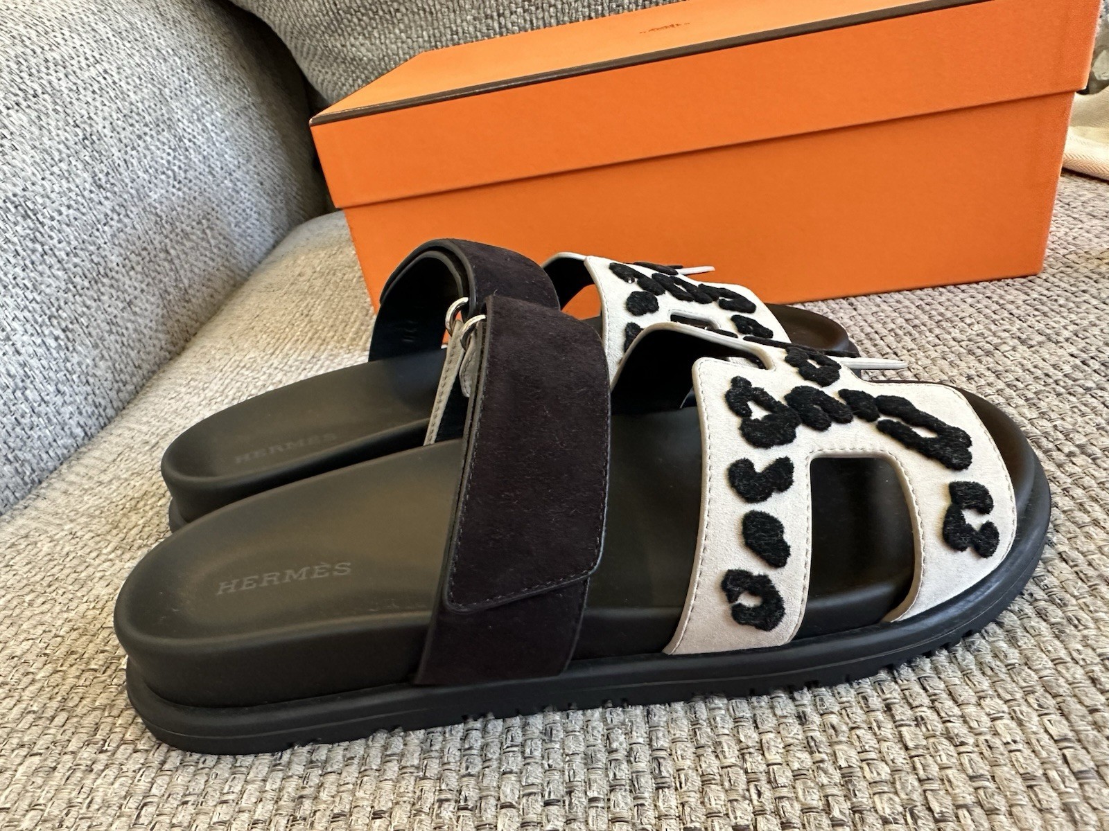 Size 37EU NIB HERMÈS Beige Esquisse Leopard print Women’s Chypre Sandals image 7