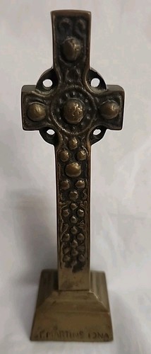 Crocifisso croce celtica in ottone vintage San Martino Iona