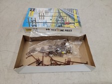 HO Scale 12 TELEPHONE POLES Plastic ATLAS 2801