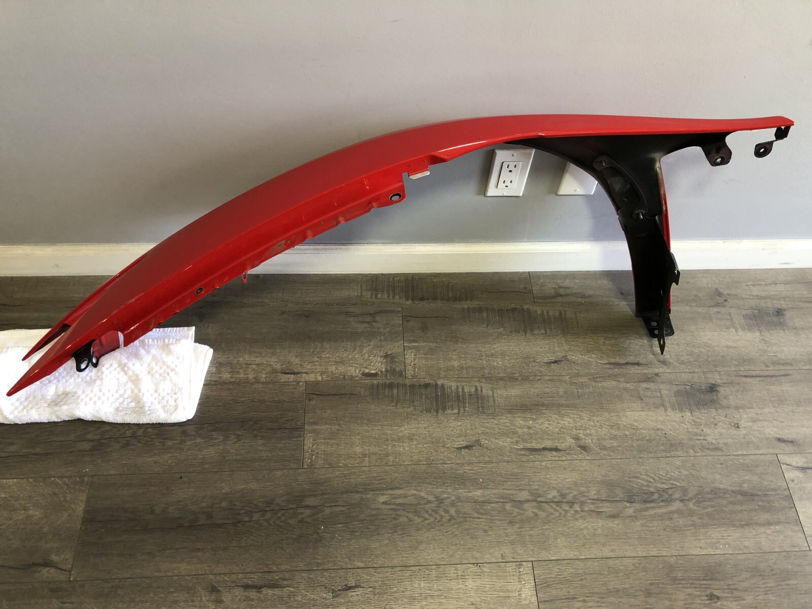 LAMBORGHINI AVENTADOR PASSENGER RIGHT SIDE FENDER OEM 470821022B