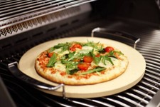 Pizza-Stein ? 33 x 1,5 cm inkl. Gestell - Brot-Backstein Kuchen Rezept Italien