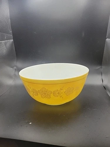 Vintage Pyrex 403 Butterfly/Flowers Gold MixingBowl 8.5"Across  No Chips/Cracks