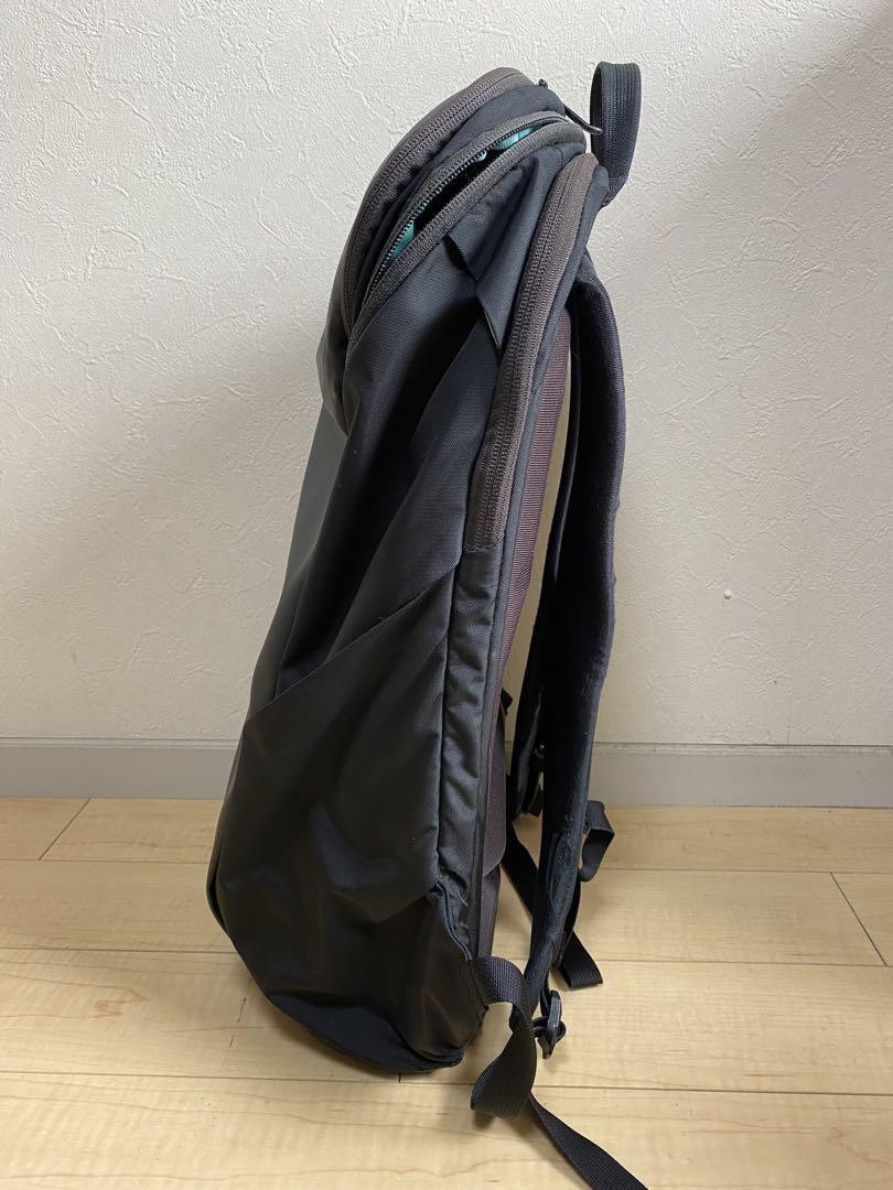 THE NORTH FACE BLACK BACKPACK