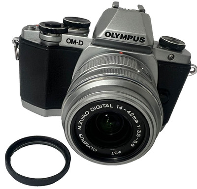 Olympus OM-D E-M10 Systemkamera M.Zuiko Digital 14-42mm f/3.5-5.6 Silber/Schwarz