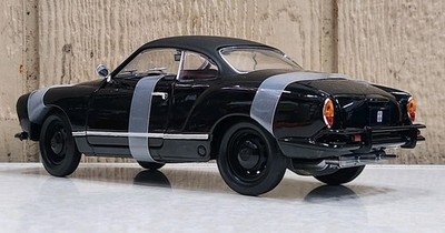 2010 Greenlight 1:18 Scale Black Bandit • 1966 Volkswagen Karmann