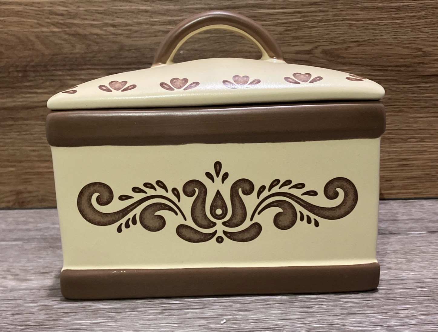 PFALTZGRAFF VILLAGE MINI BREAD BOX KITCHEN KEEPER STORAGE BOX 6.5"L x 3.75"W
Opens in a new window o