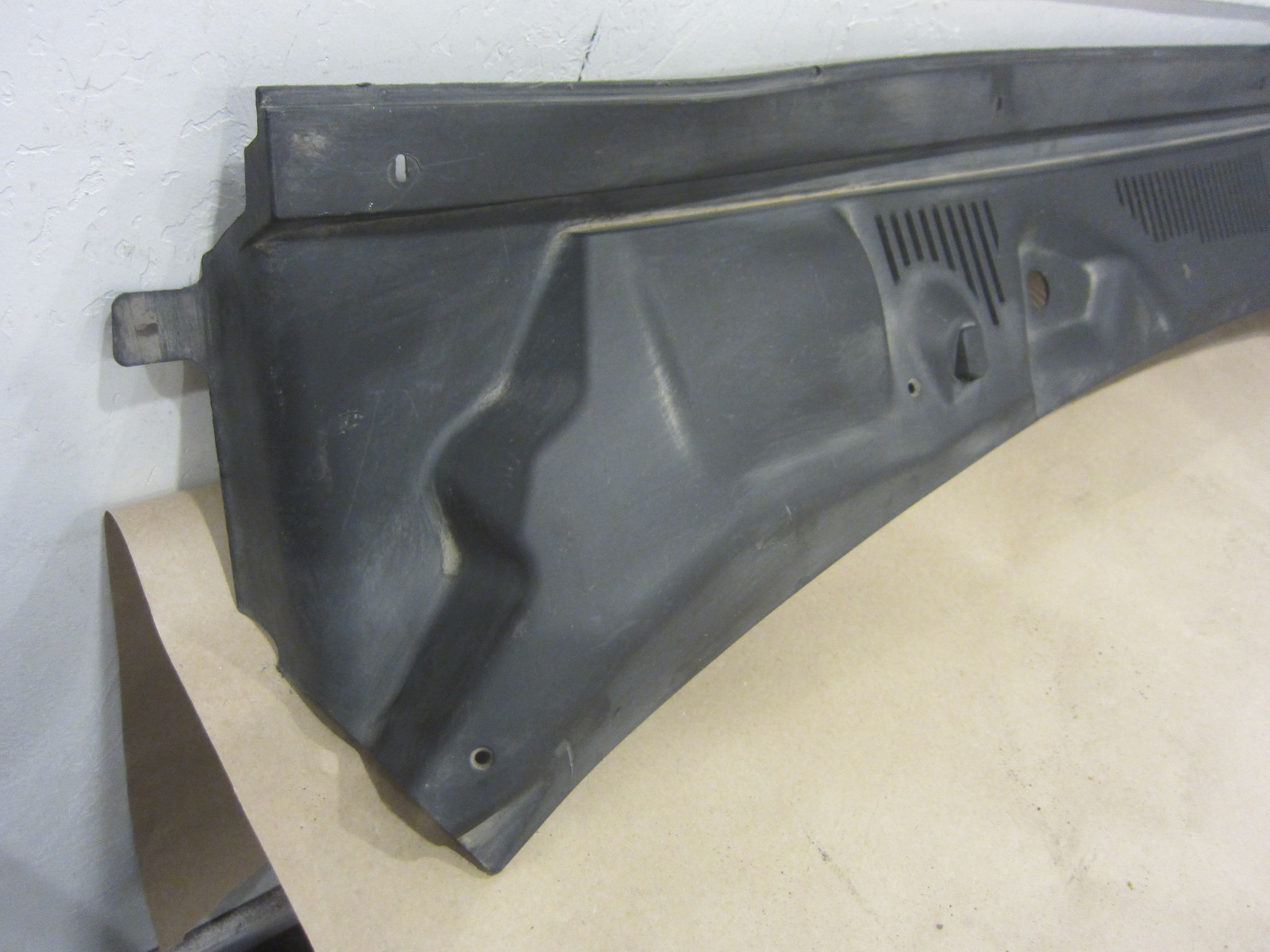 Maserati 4200 - Front Center Under Windshield Cowl Plate - USED - P/N  66365800