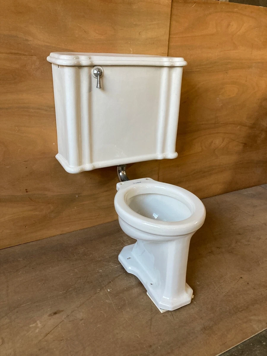 Antique White Porcelain Toilet Bowl Fluted Serpentine Tank Lid