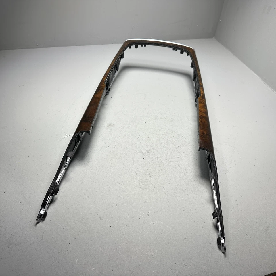 Отделочная панель рамы центральной консоли Audi S6 2013-2018 годов выпуска от оригинального производителя - Изображение 3 из 4