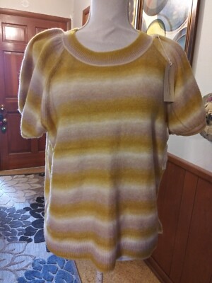 Univesal Thread Good Size Large Short Puffy Sleeves Light Weight 22'' Bust