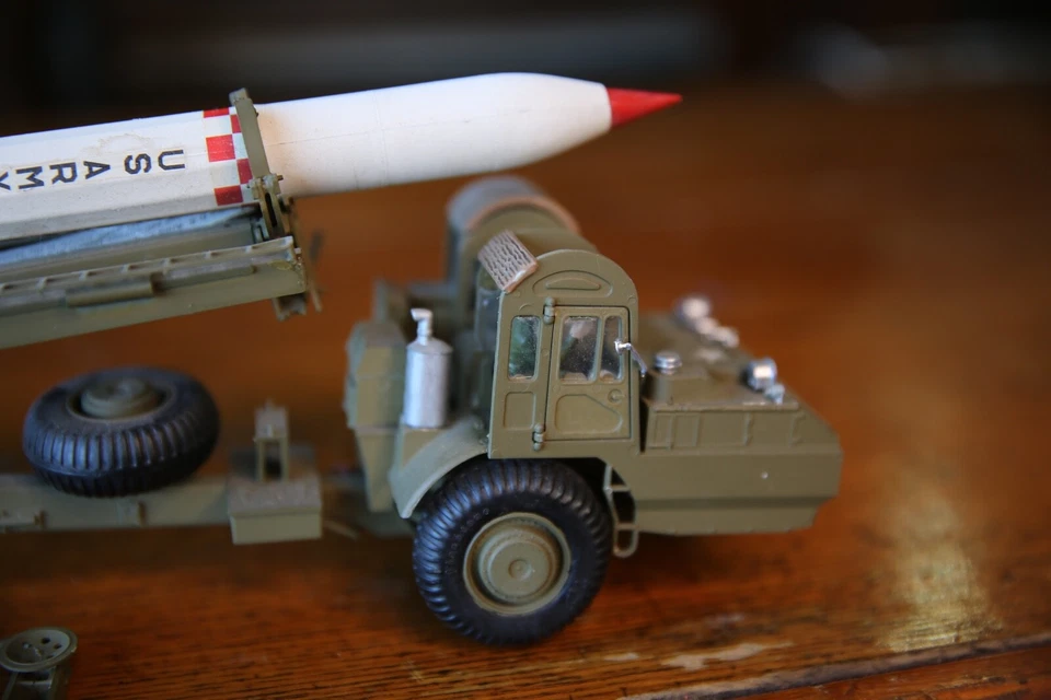 老式军用模型套件火箭发射器卡车塑料模型建造军队 — 第 3/4 张图片