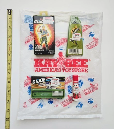 VINTAGE 1980s GI JOE TOILETRY SET TOOTHBRUSH COMB BANDAID DUKE KAYBEE TOYS ARAH