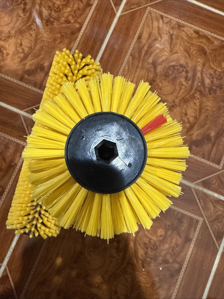 Pair Brush 15 CRB Machine. TM4 Yellow - Image 2 of 2