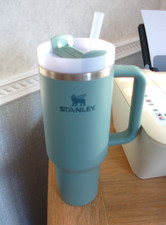 Stanley Quencher H2.0 FlowState 40oz/1,18L Salbeigrün NEU
