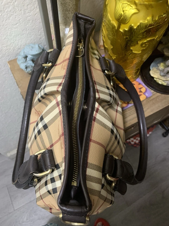 burberry handbag Vintage Handbag  - Image 3 of 4