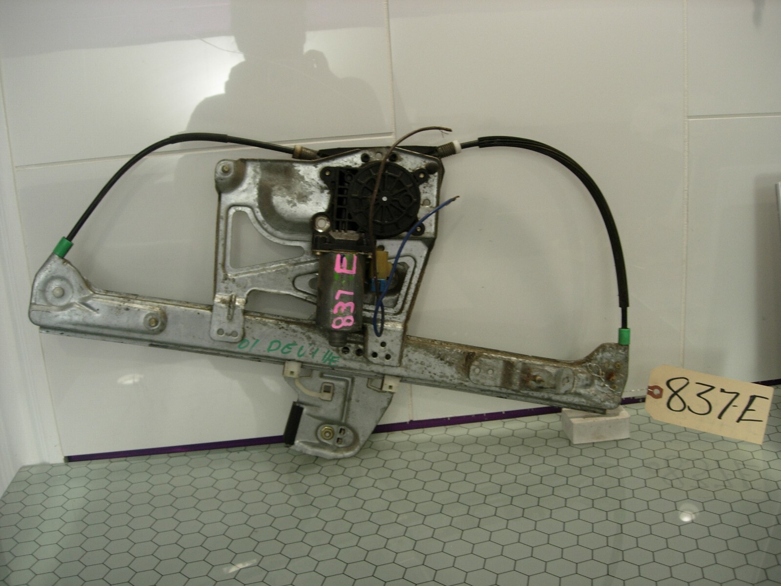 00 01 02 03 Cadillac DeVille Front Driver Side Window Regulator W/ Motor #837-E