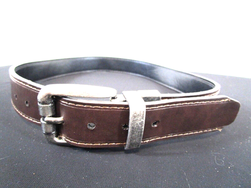 Levi's Reversible Black/Brown Reversible Faux Leather Belt Youth Sz M (26-28) - Picture 6 of 10