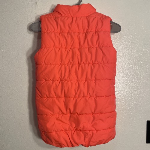 PUMA GIRLS PUFFER VEST Neon Coral M (10/12) EUC Embroidered Puma. - Picture 4 of 5