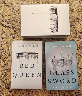 Red Queen 2-Book Paperback Box Set : Red Queen, Glass Sword by Victoria Aveyard